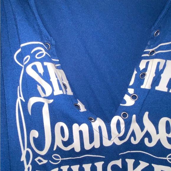 Woman’s fashion T-shirt - Picture 2 of 2